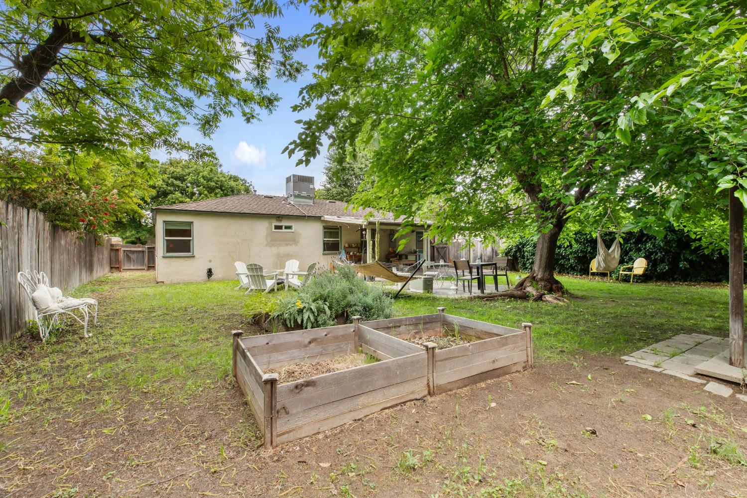 1420 California Ave, Turlock, CA 95380