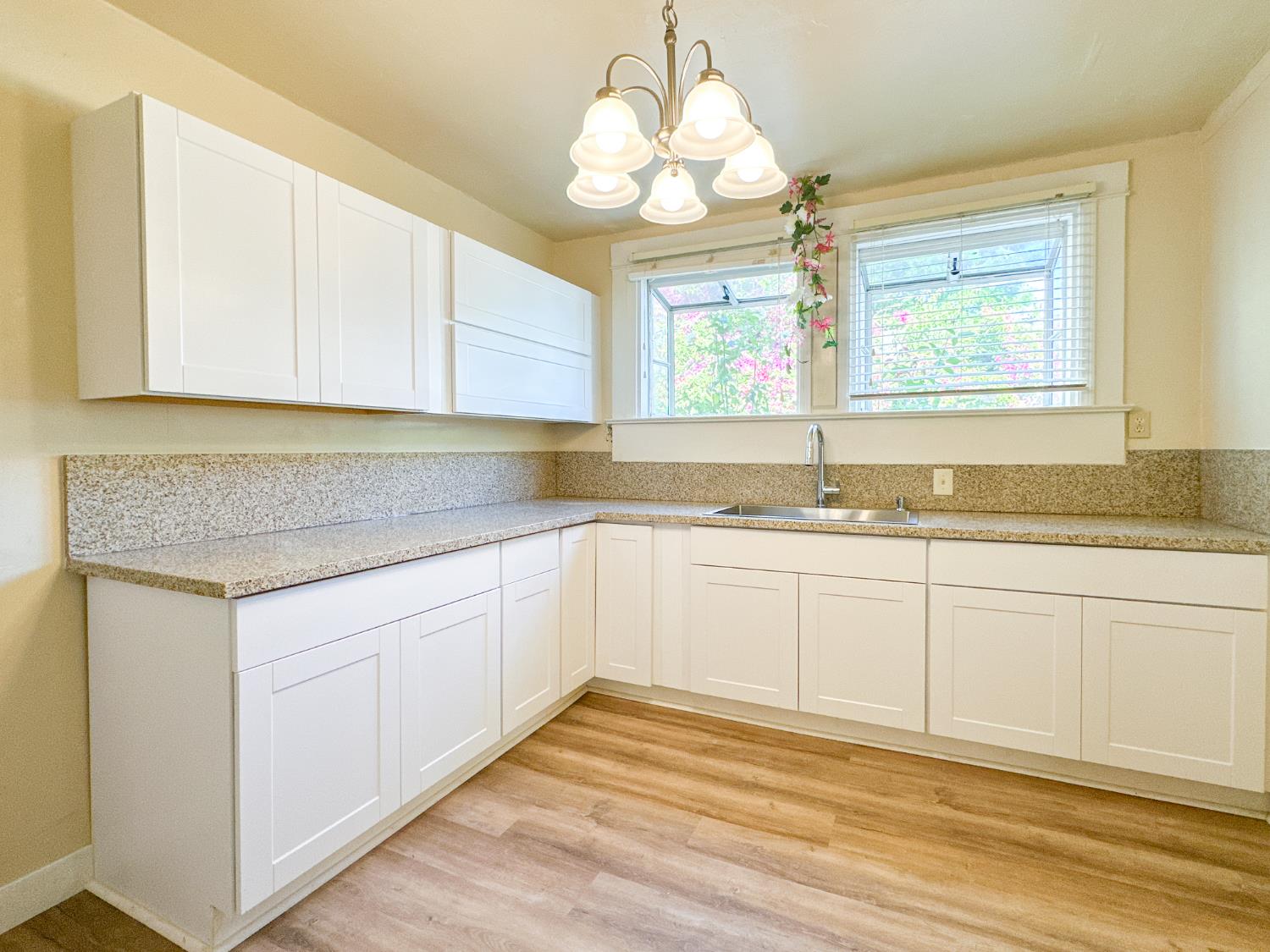 123 Almond Ave, Modesto, CA 95354