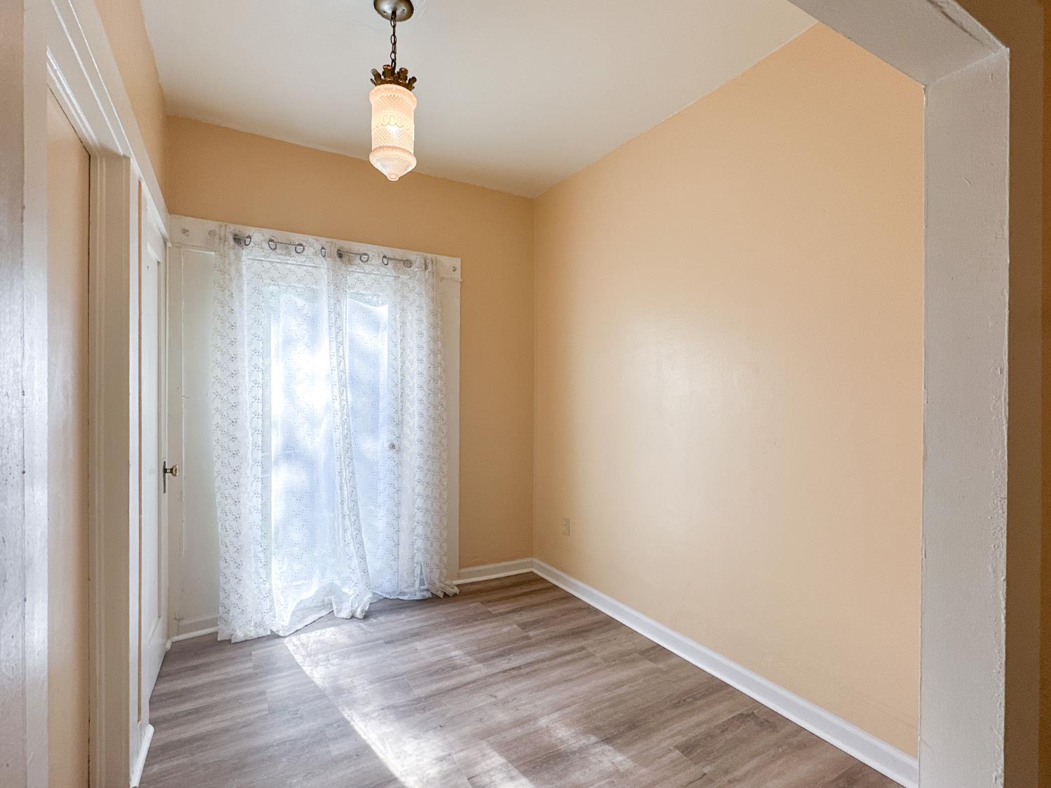 123 Almond Ave, Modesto, CA 95354