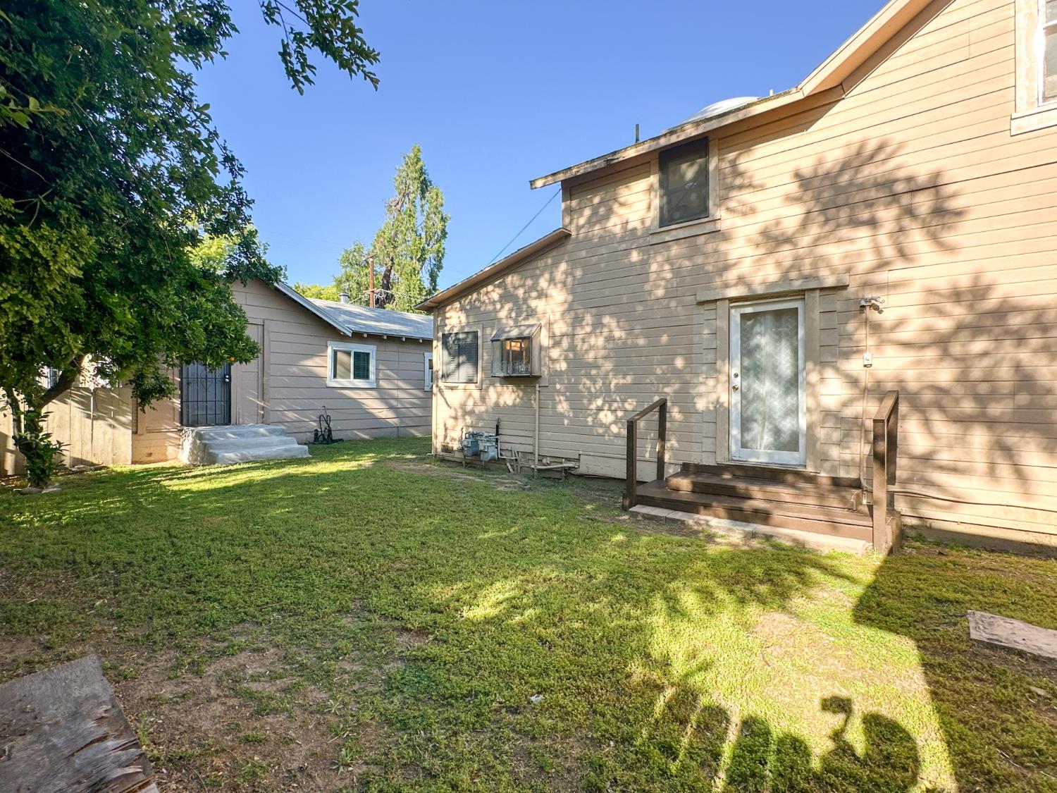 123 Almond Ave, Modesto, CA 95354