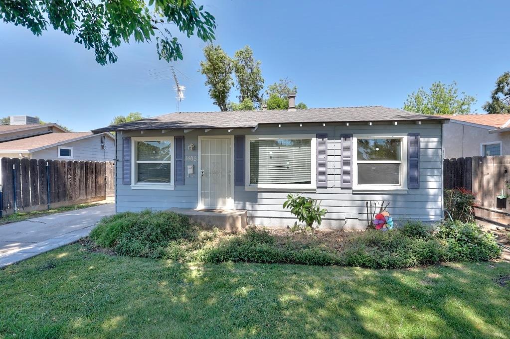 1405 Teresa St, Modesto, CA 95350