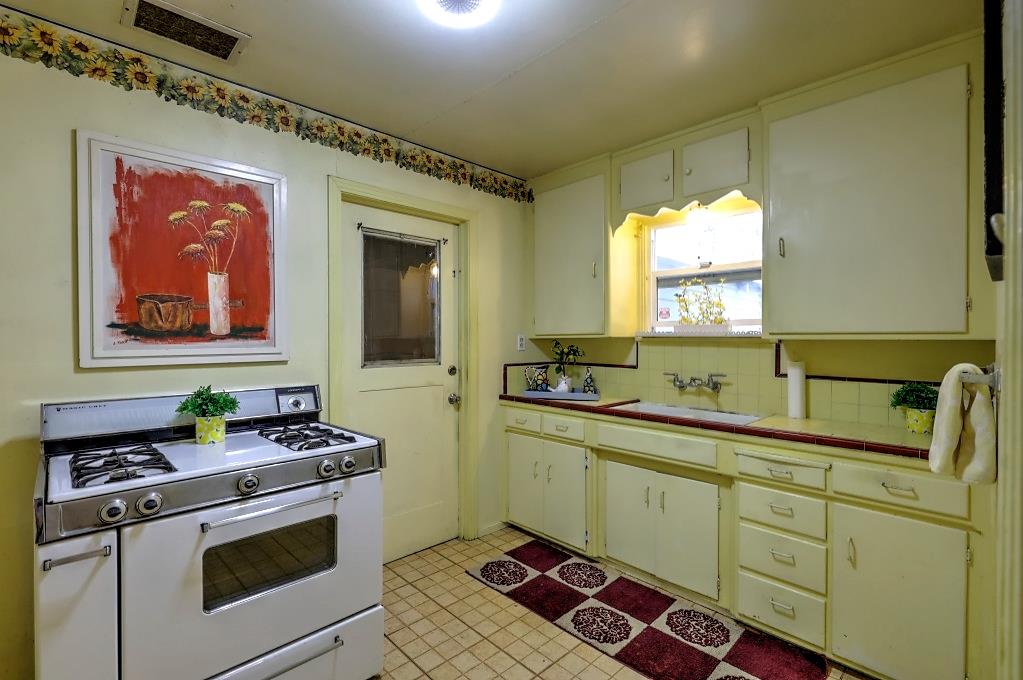 1405 Teresa St, Modesto, CA 95350