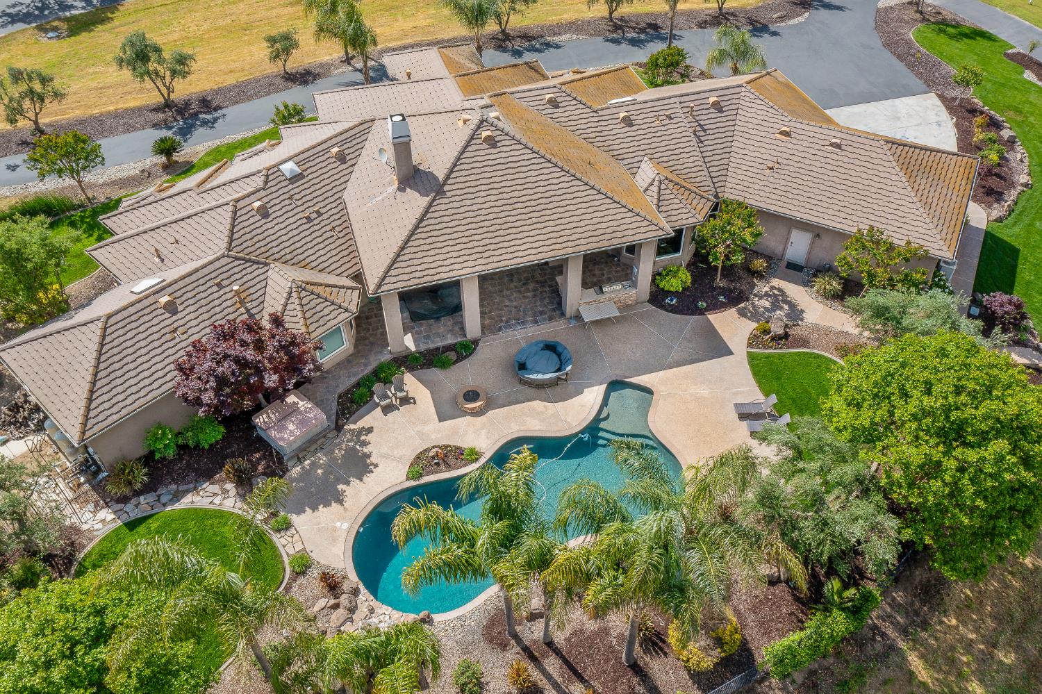 10714 Amerine Ln, Oakdale, CA 95361