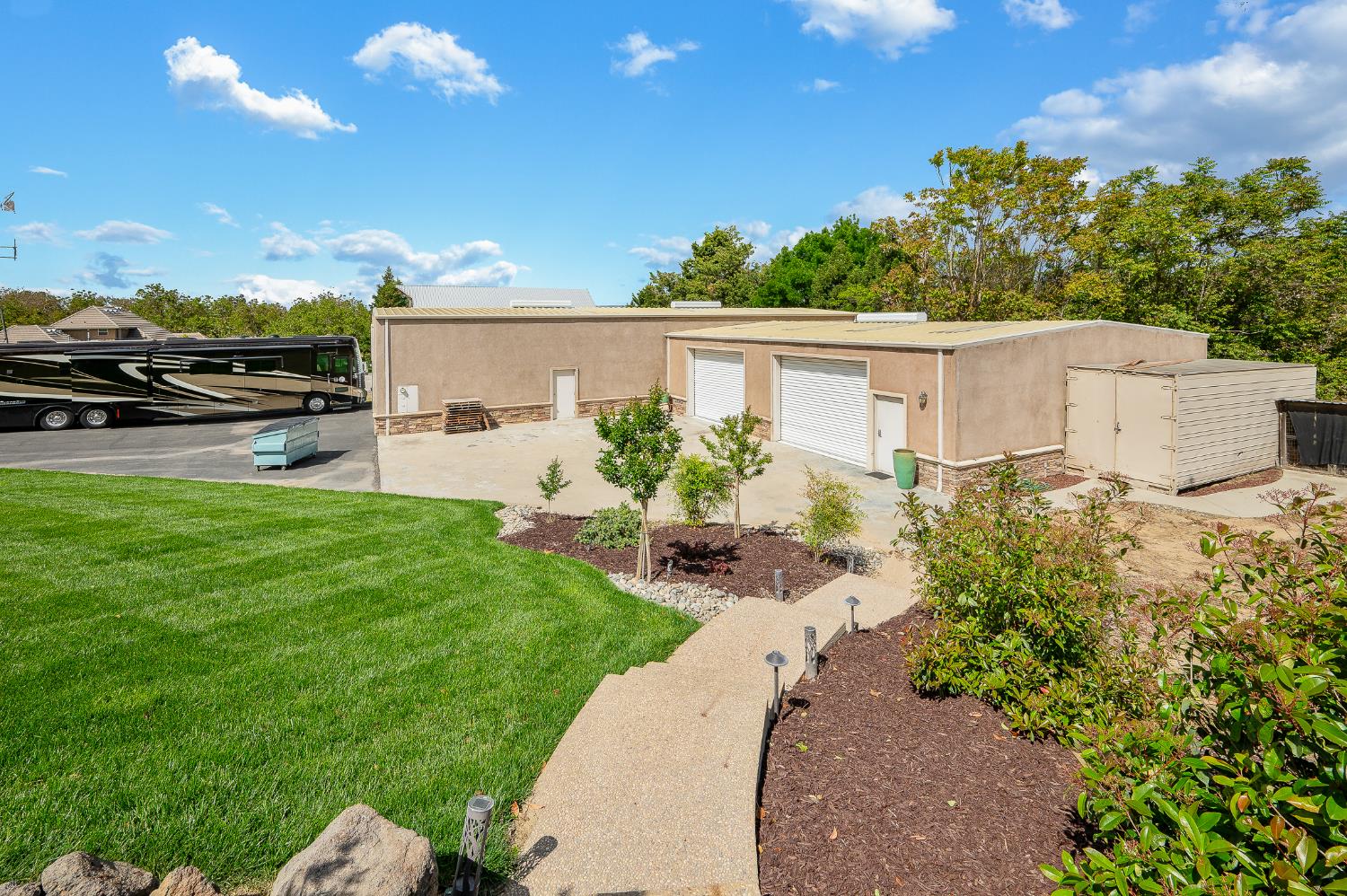 10714 Amerine Ln, Oakdale, CA 95361