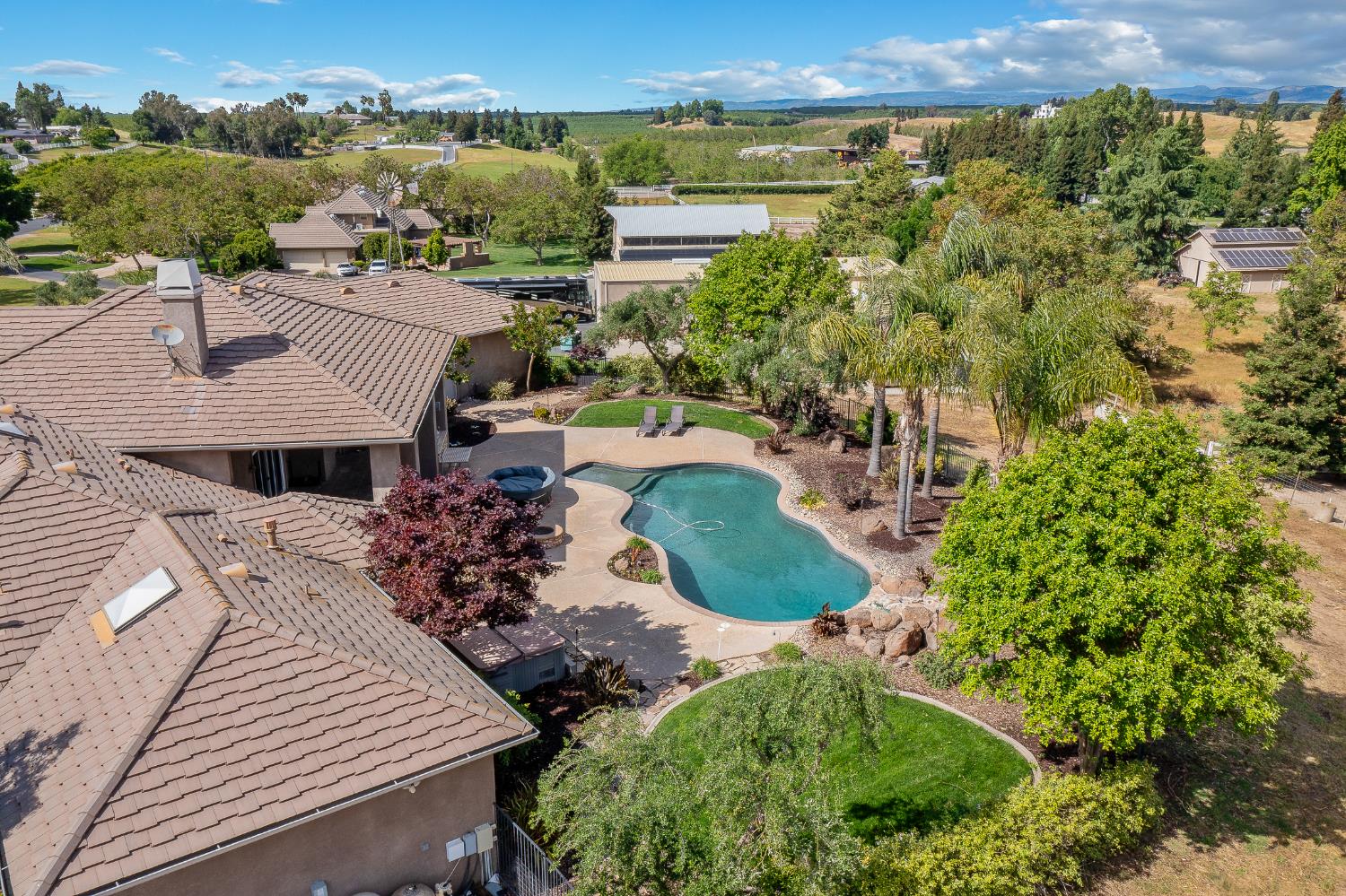 10714 Amerine Ln, Oakdale, CA 95361