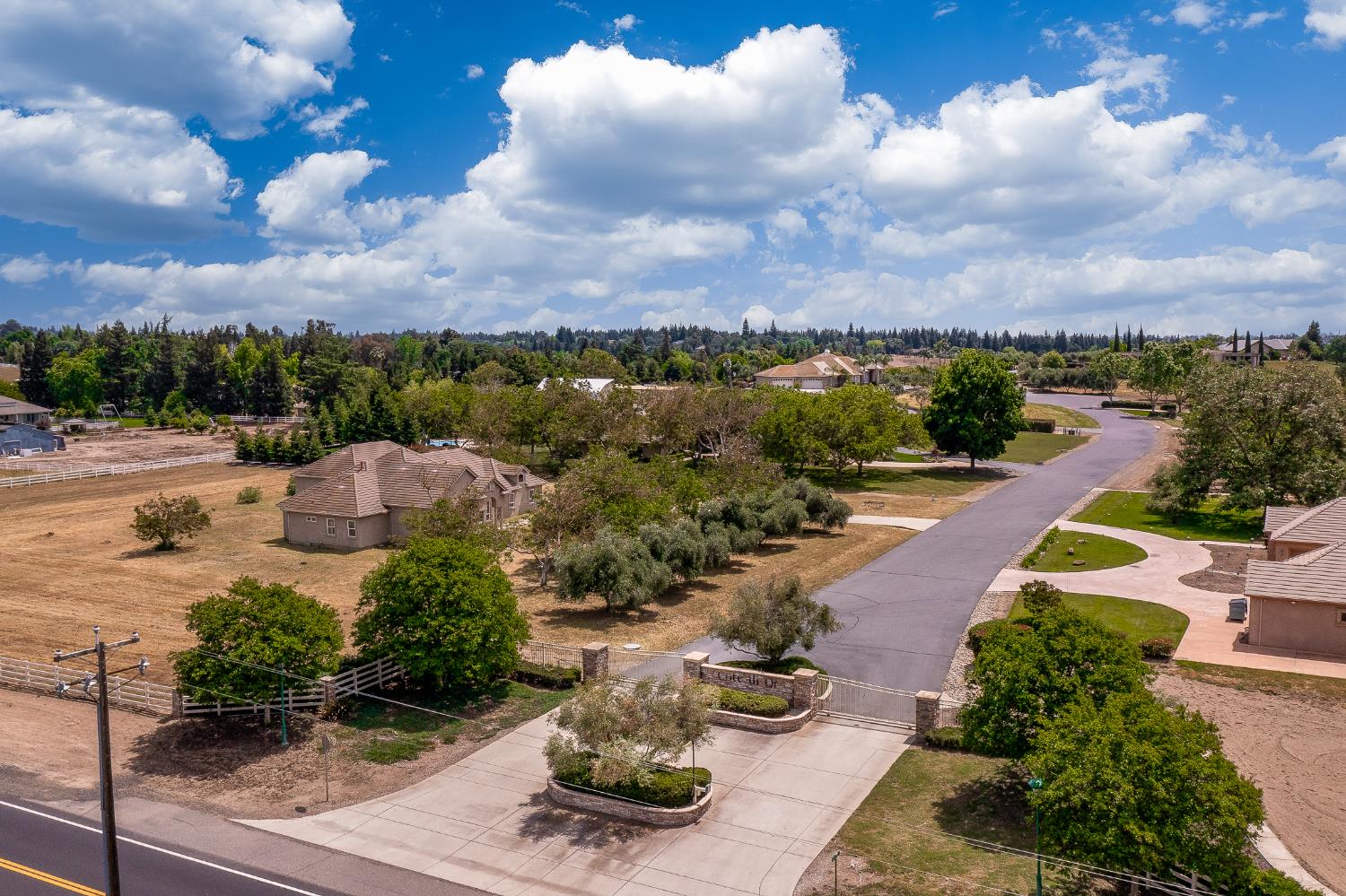 10714 Amerine Ln, Oakdale, CA 95361