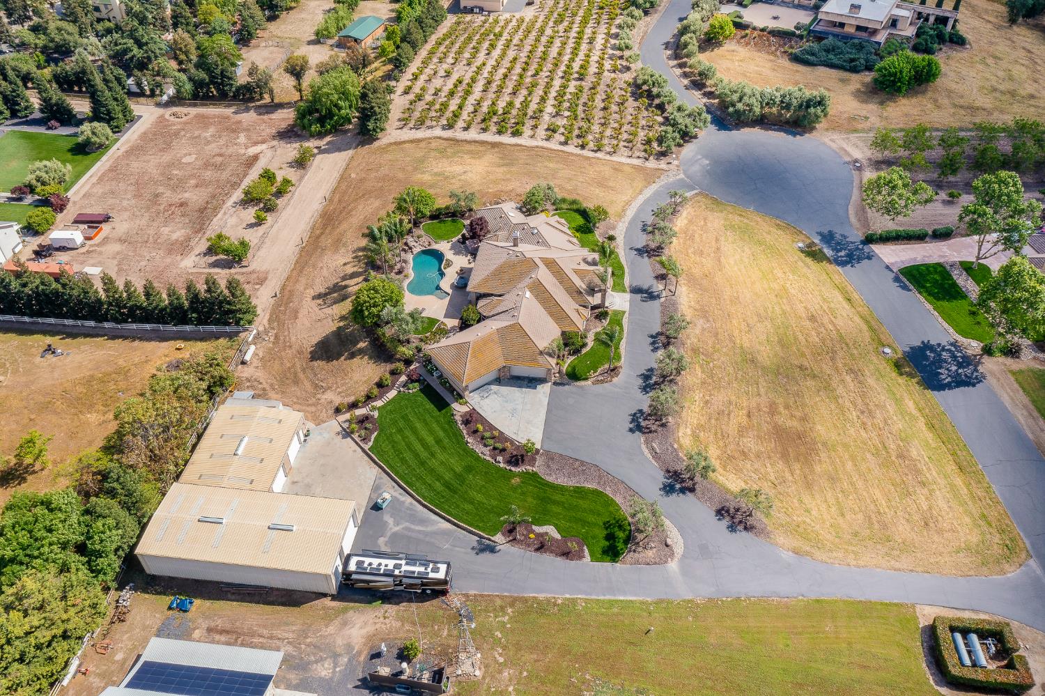 10714 Amerine Ln, Oakdale, CA 95361