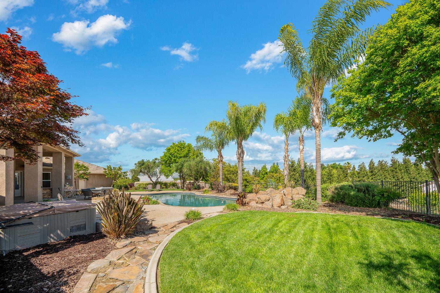 10714 Amerine Ln, Oakdale, CA 95361