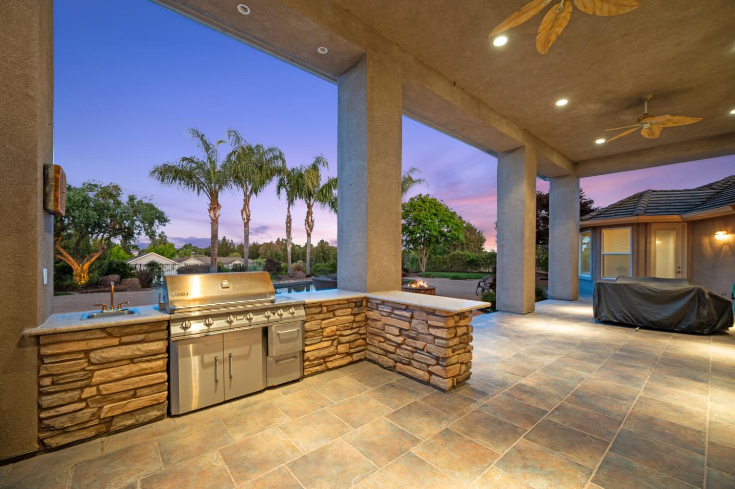 10714 Amerine Ln, Oakdale, CA 95361