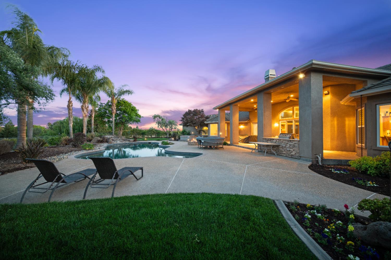 10714 Amerine Ln, Oakdale, CA 95361