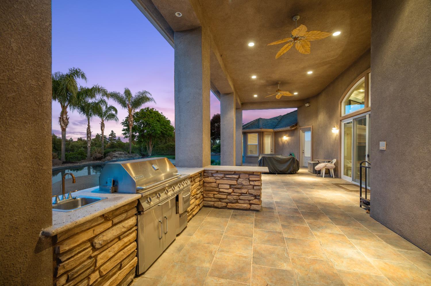 10714 Amerine Ln, Oakdale, CA 95361