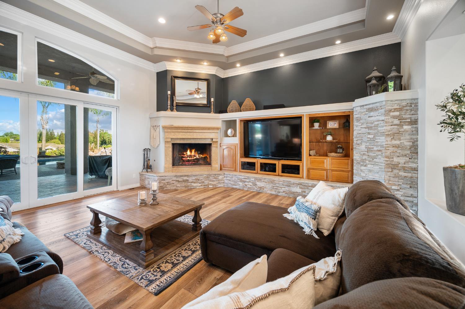 10714 Amerine Ln, Oakdale, CA 95361