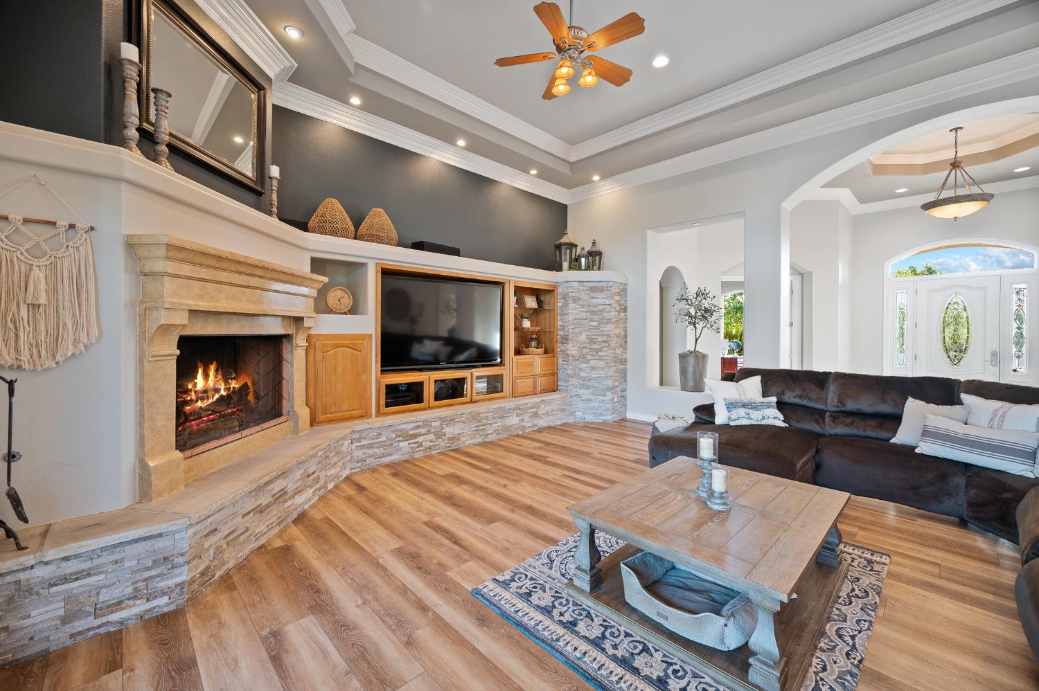 10714 Amerine Ln, Oakdale, CA 95361