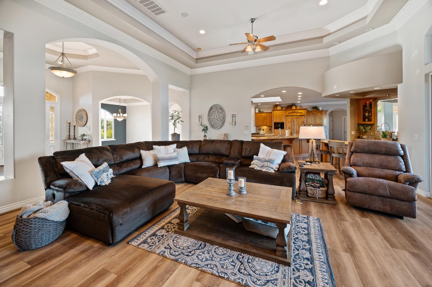 10714 Amerine Ln, Oakdale, CA 95361