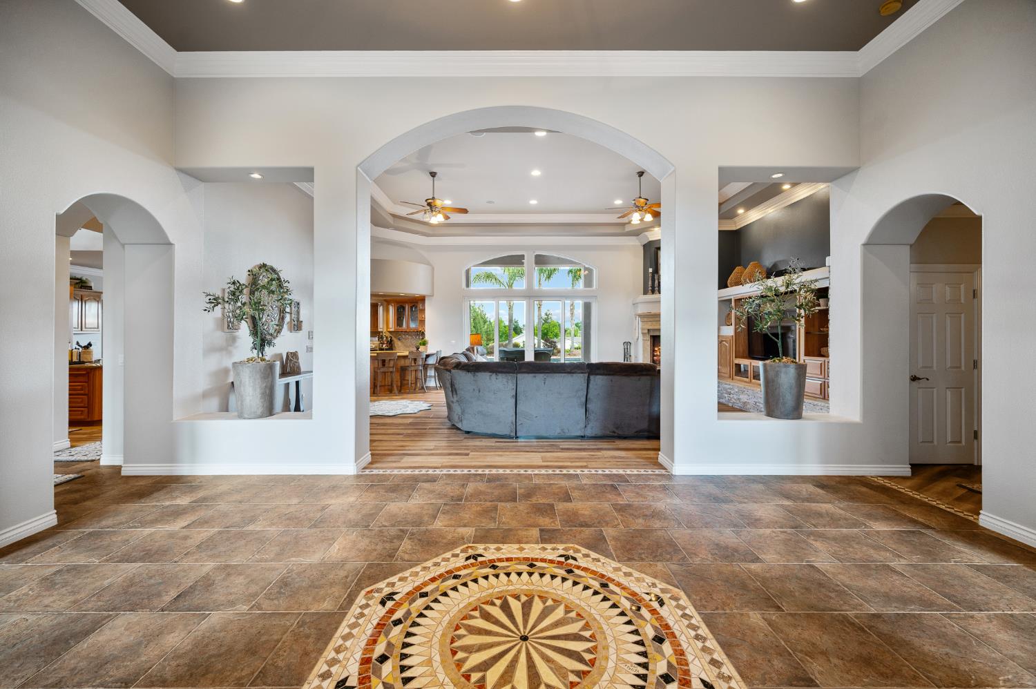 10714 Amerine Ln, Oakdale, CA 95361