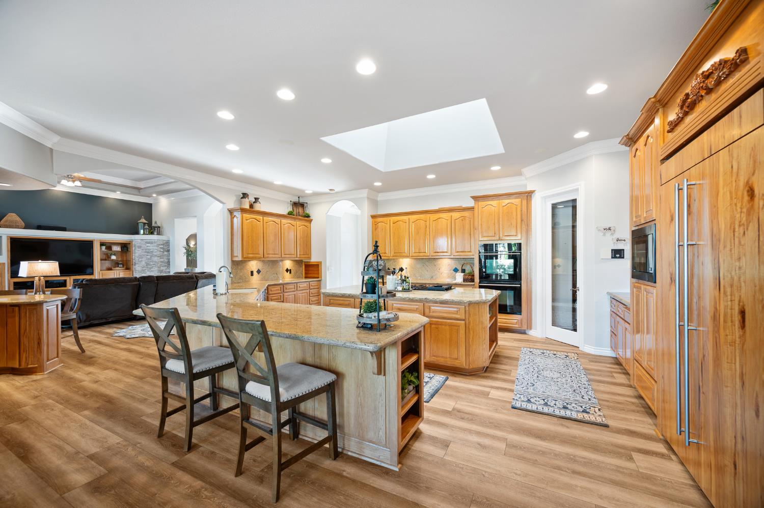 10714 Amerine Ln, Oakdale, CA 95361