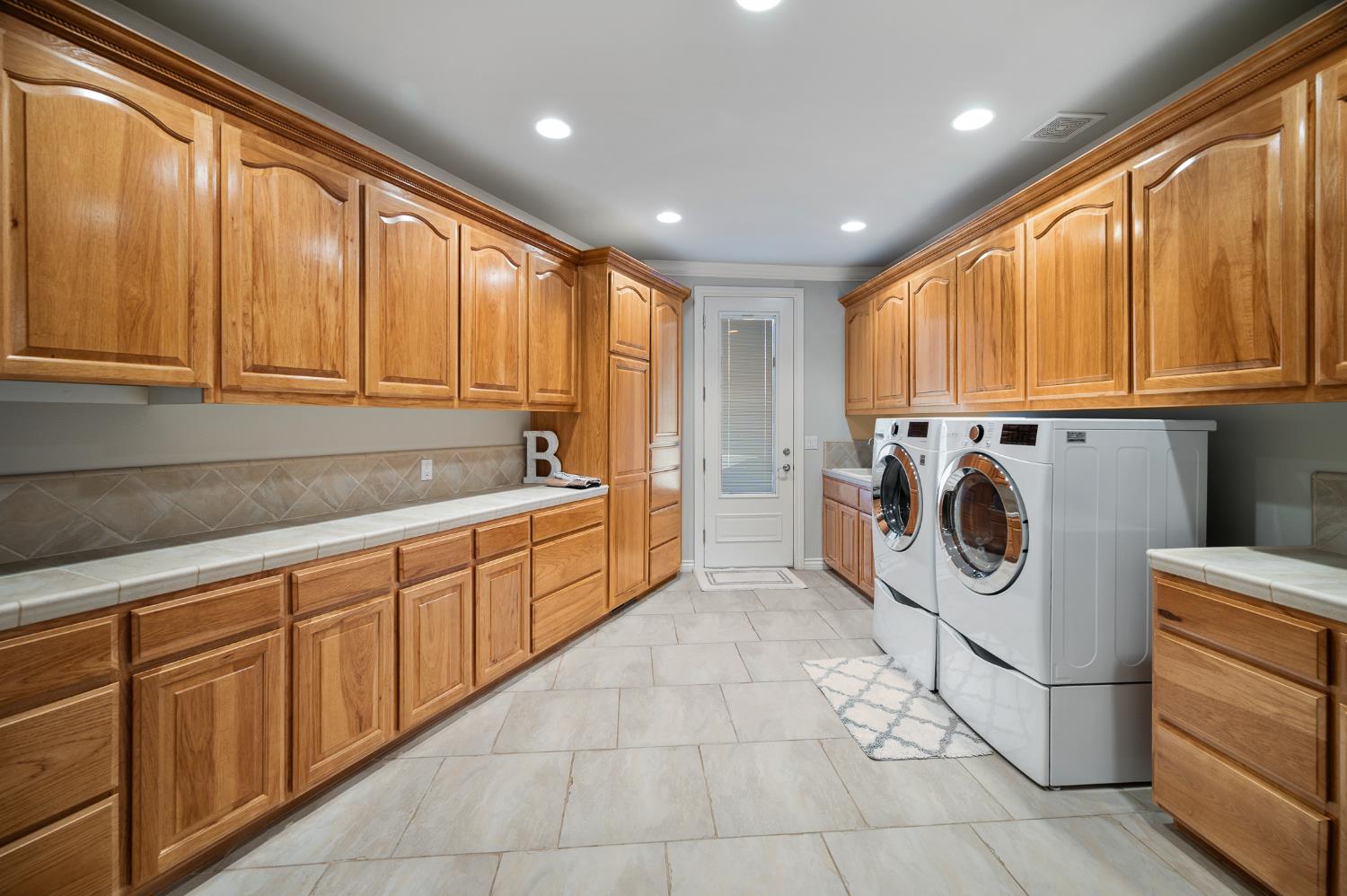 10714 Amerine Ln, Oakdale, CA 95361