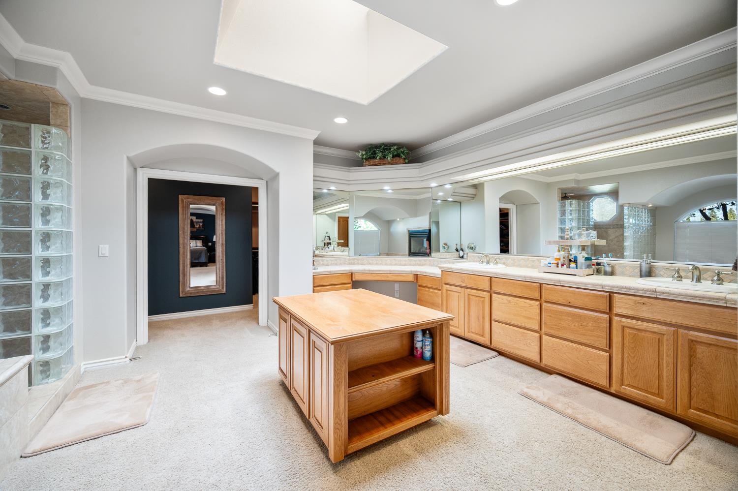 10714 Amerine Ln, Oakdale, CA 95361