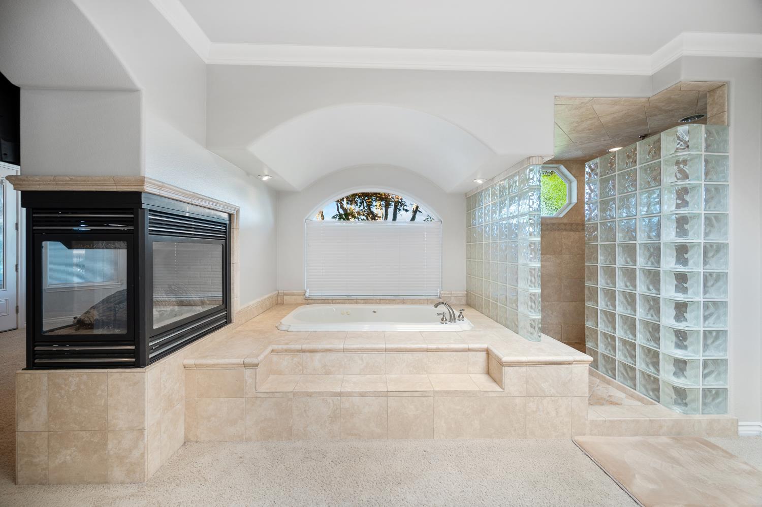 10714 Amerine Ln, Oakdale, CA 95361