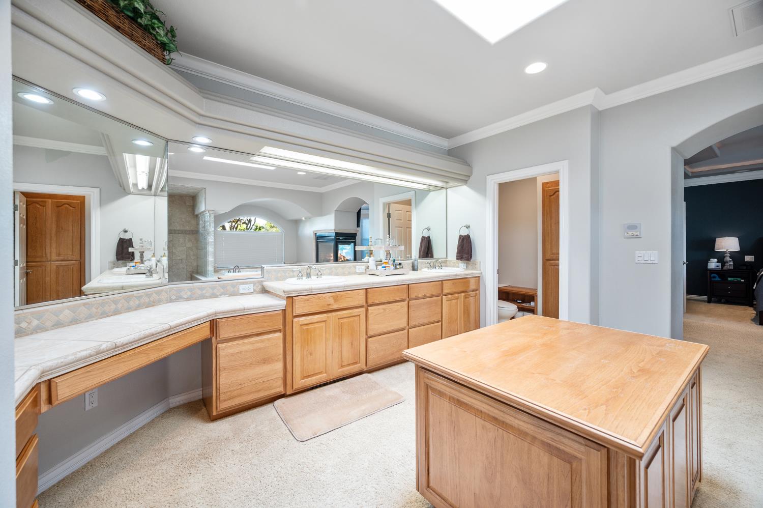 10714 Amerine Ln, Oakdale, CA 95361