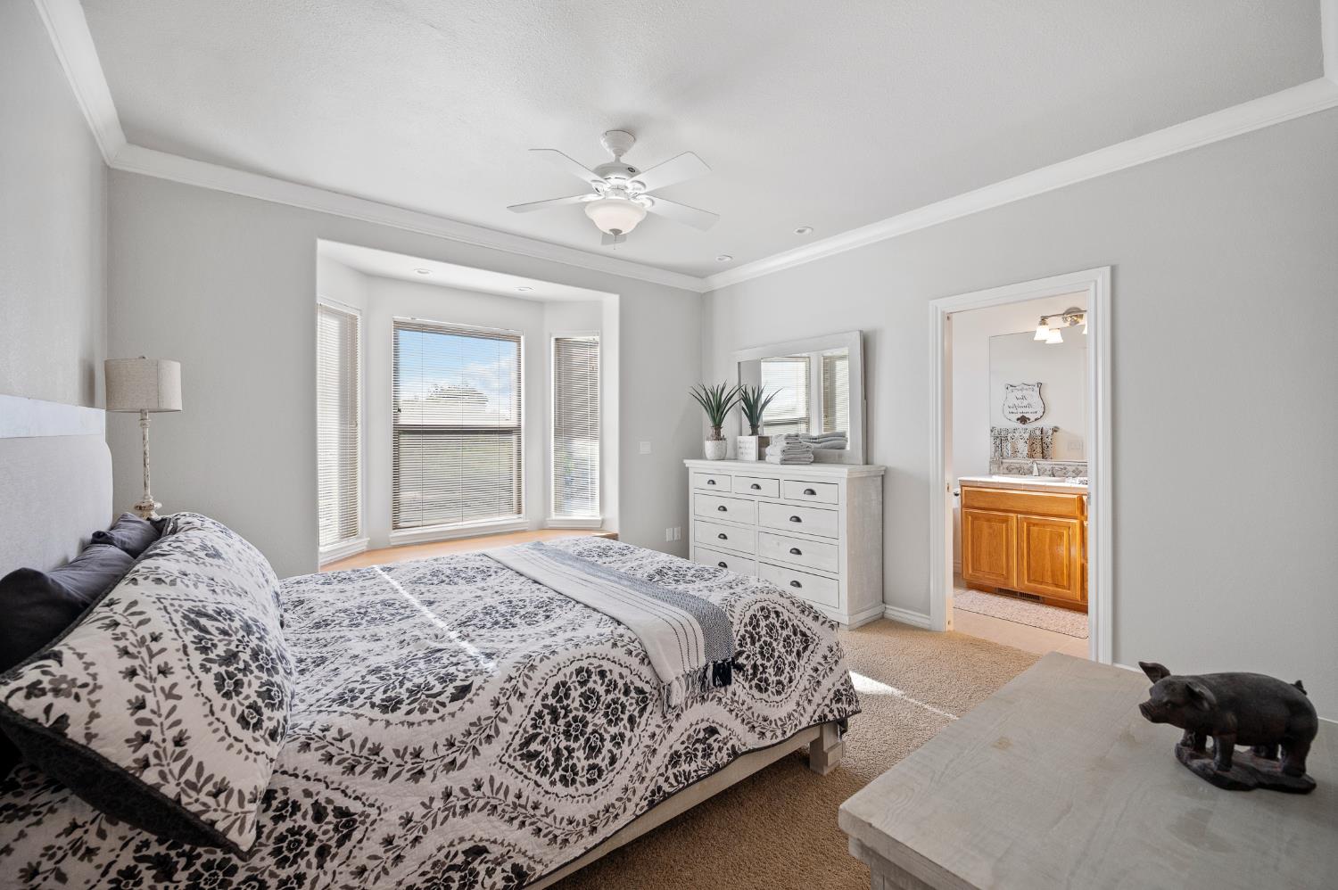 10714 Amerine Ln, Oakdale, CA 95361