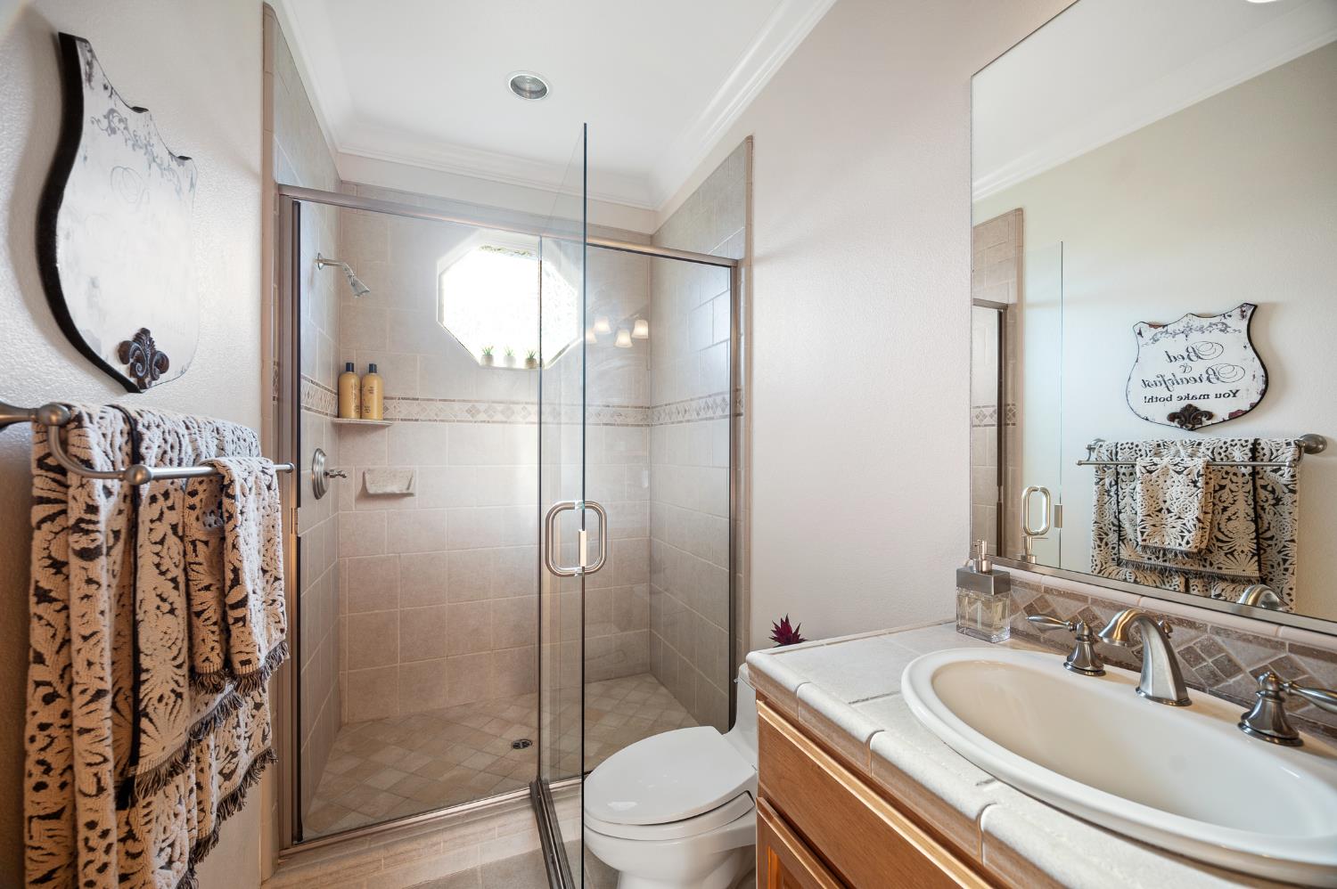 10714 Amerine Ln, Oakdale, CA 95361