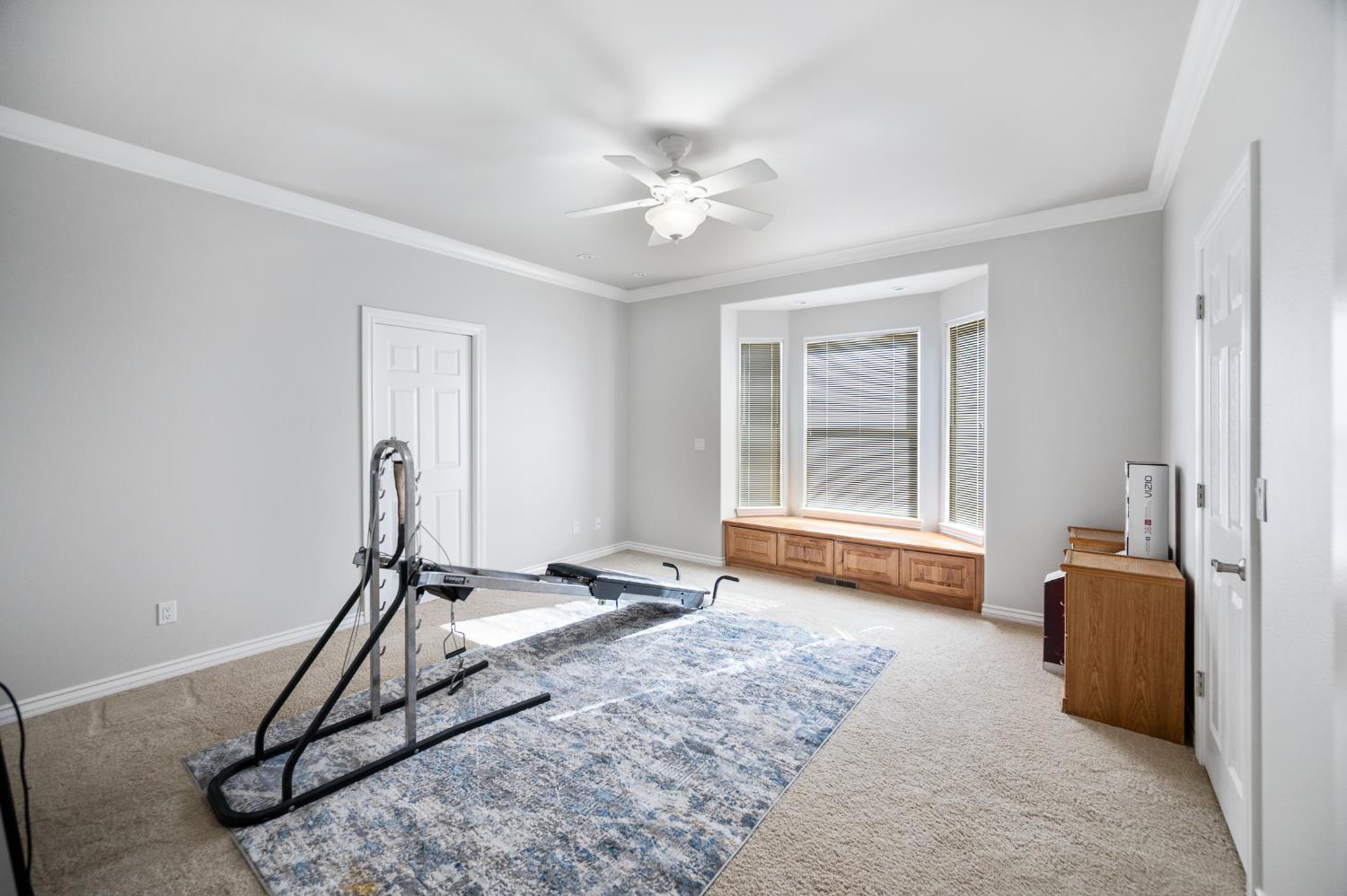 10714 Amerine Ln, Oakdale, CA 95361