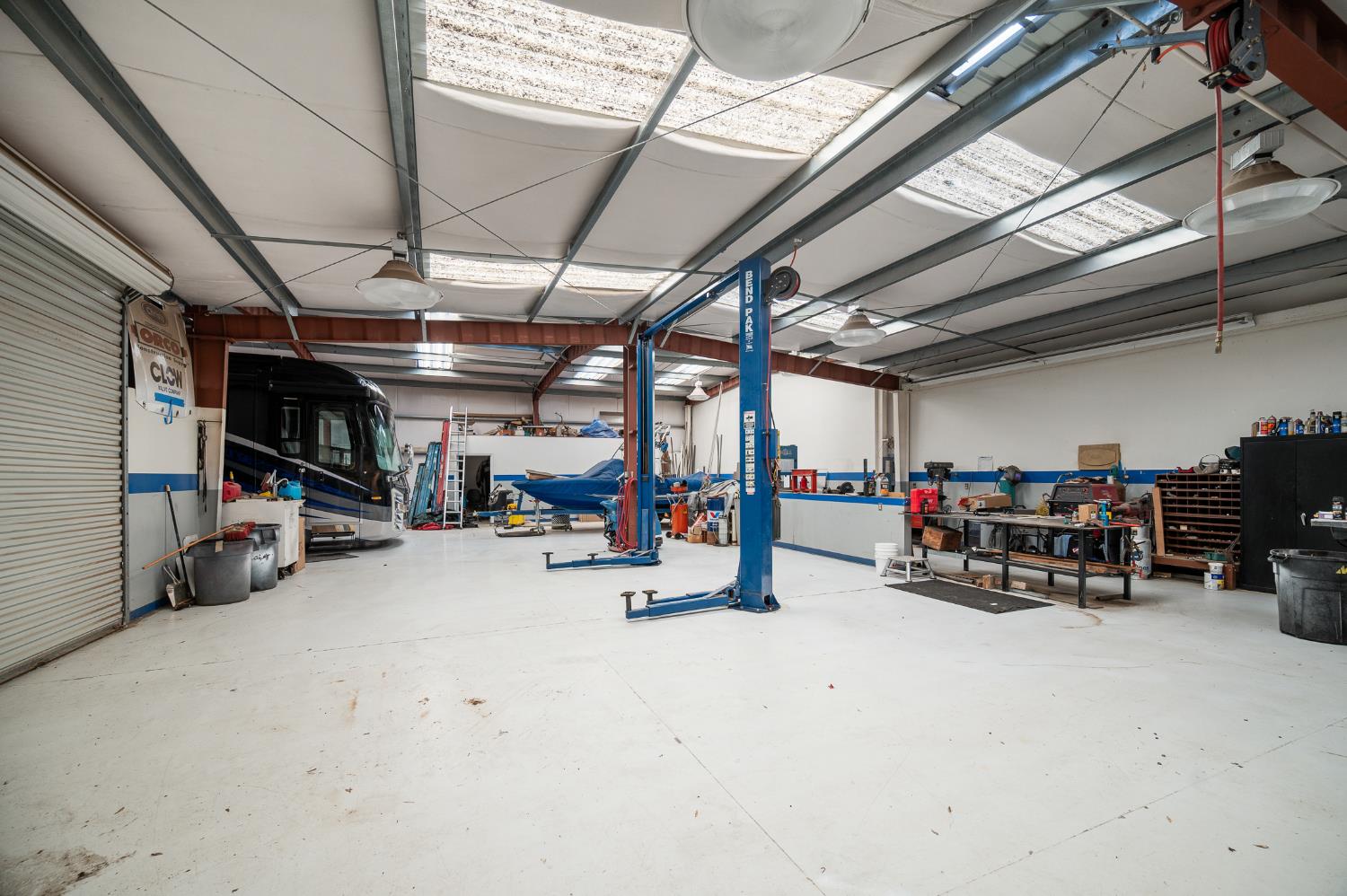 10714 Amerine Ln, Oakdale, CA 95361