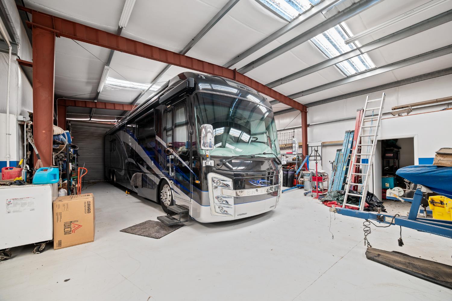 10714 Amerine Ln, Oakdale, CA 95361