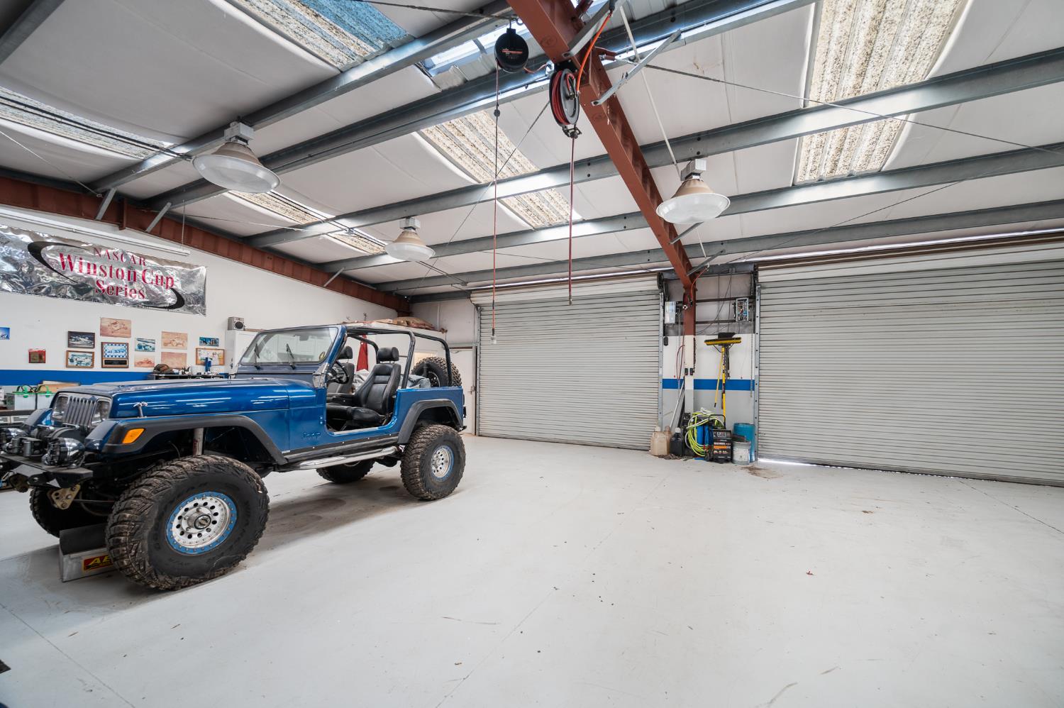 10714 Amerine Ln, Oakdale, CA 95361