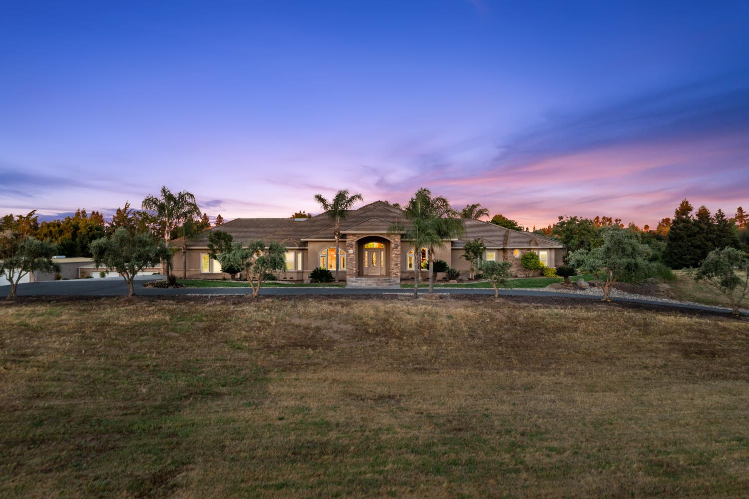 10714 Amerine Ln, Oakdale, CA 95361