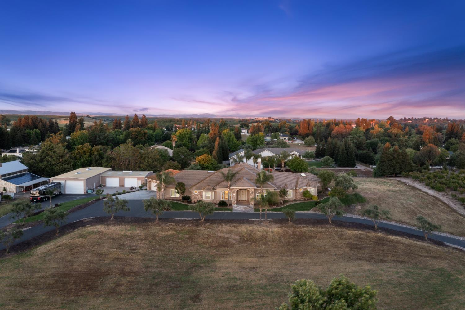 10714 Amerine Ln, Oakdale, CA 95361