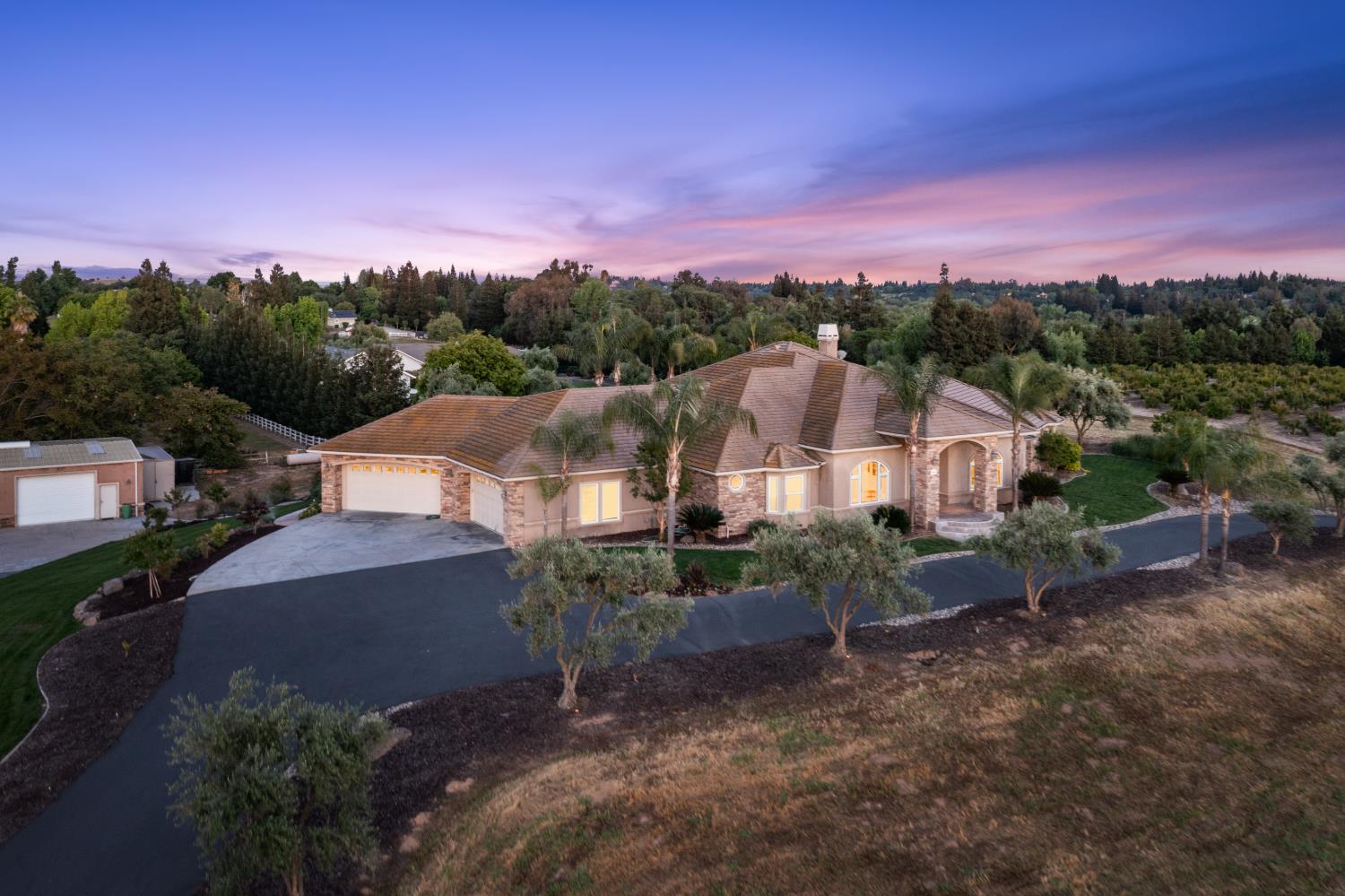 10714 Amerine Ln, Oakdale, CA 95361