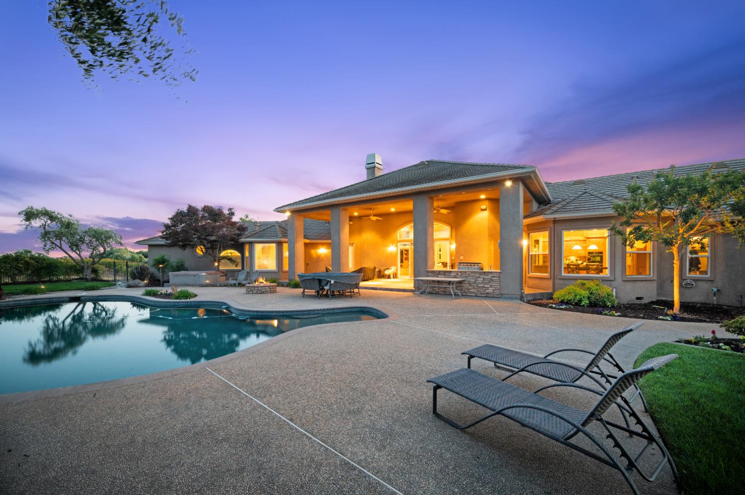 10714 Amerine Ln, Oakdale, CA 95361