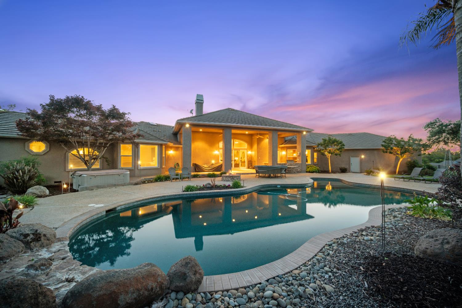 10714 Amerine Ln, Oakdale, CA 95361