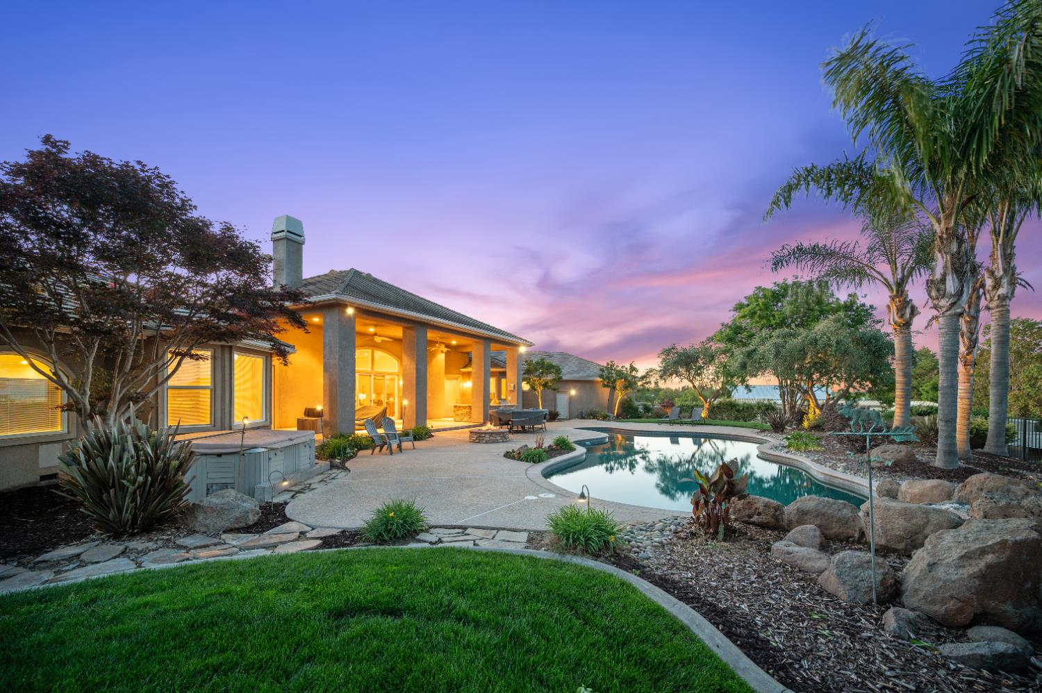 10714 Amerine Ln, Oakdale, CA 95361