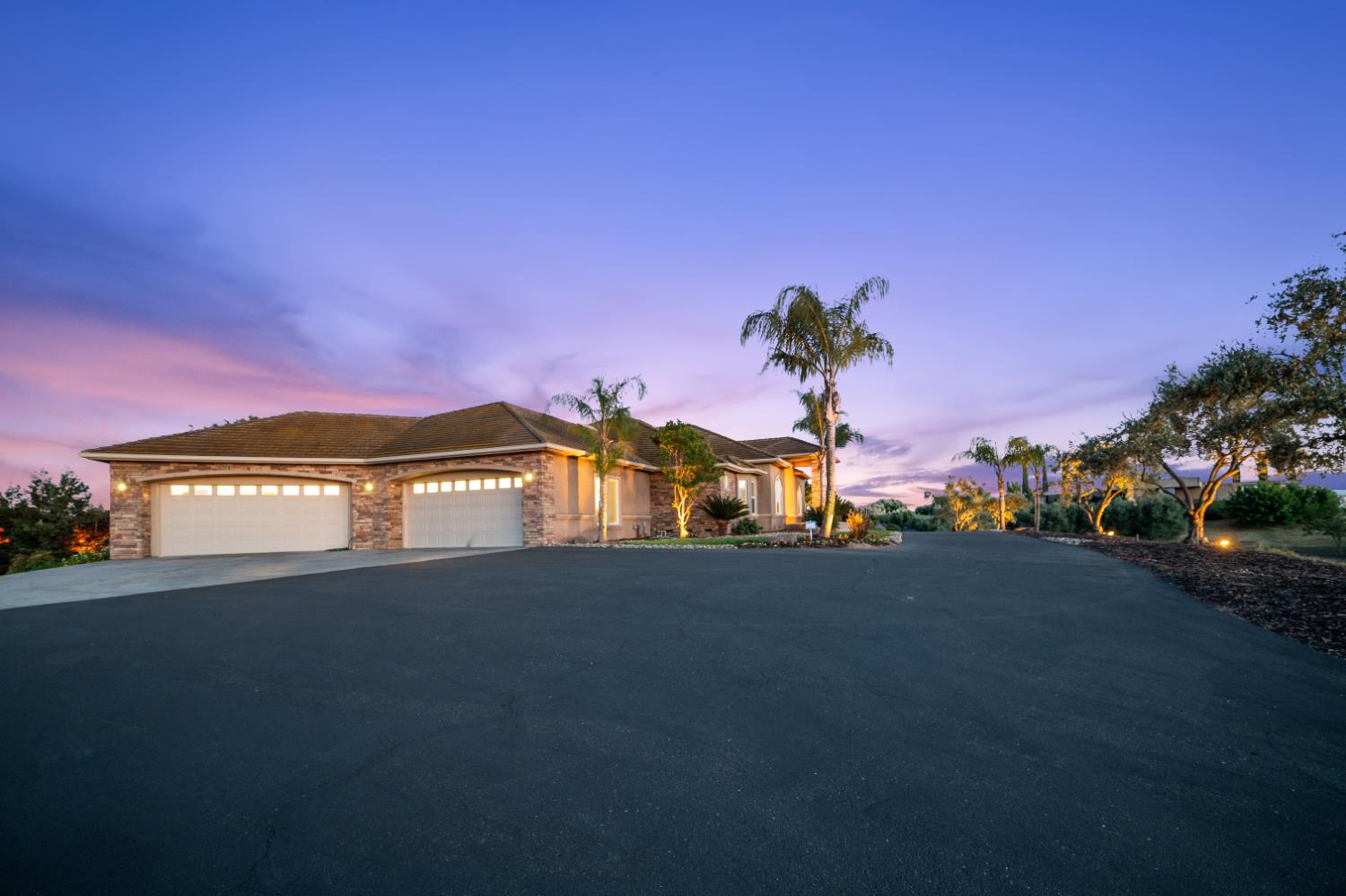 10714 Amerine Ln, Oakdale, CA 95361