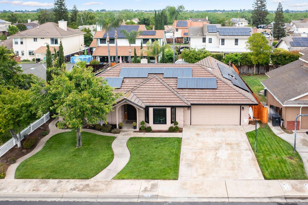 1934 Pontiac St, Oakdale, CA 95361