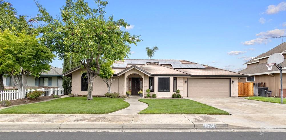 1934 Pontiac St, Oakdale, CA 95361