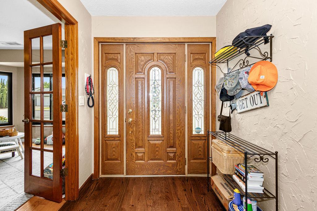 1934 Pontiac St, Oakdale, CA 95361