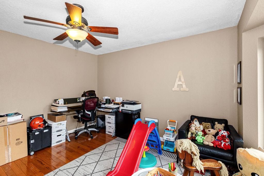 1934 Pontiac St, Oakdale, CA 95361