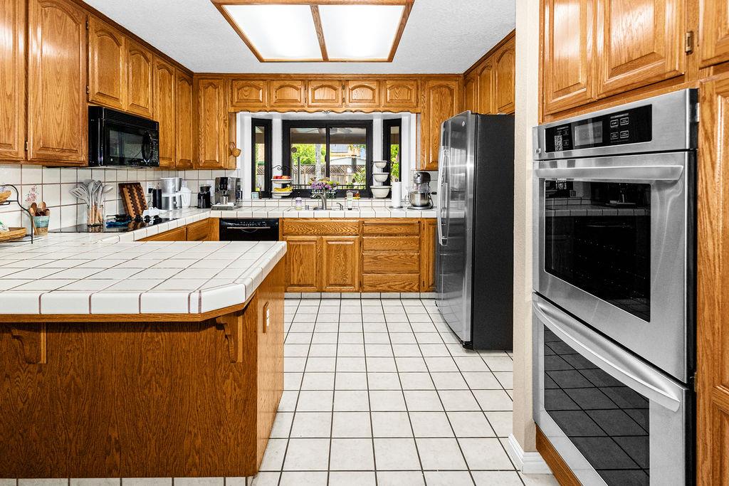 1934 Pontiac St, Oakdale, CA 95361