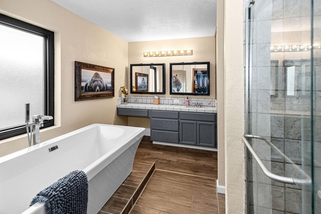 1934 Pontiac St, Oakdale, CA 95361