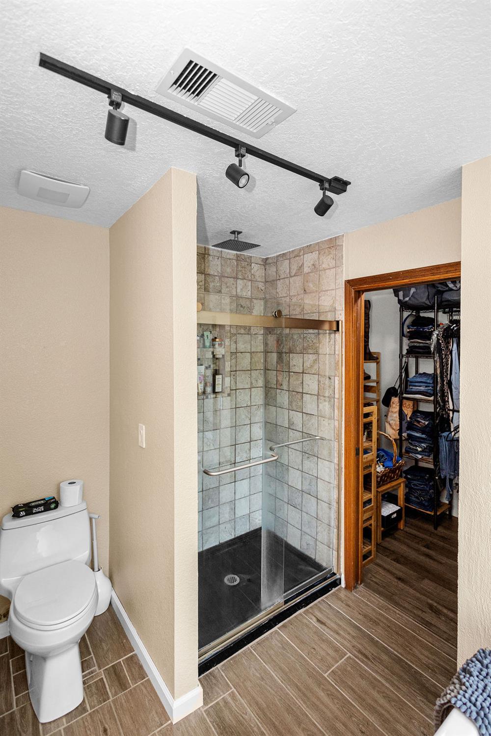 1934 Pontiac St, Oakdale, CA 95361