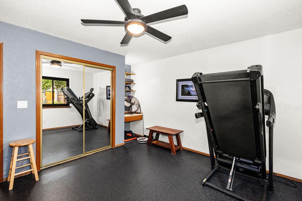 1934 Pontiac St, Oakdale, CA 95361