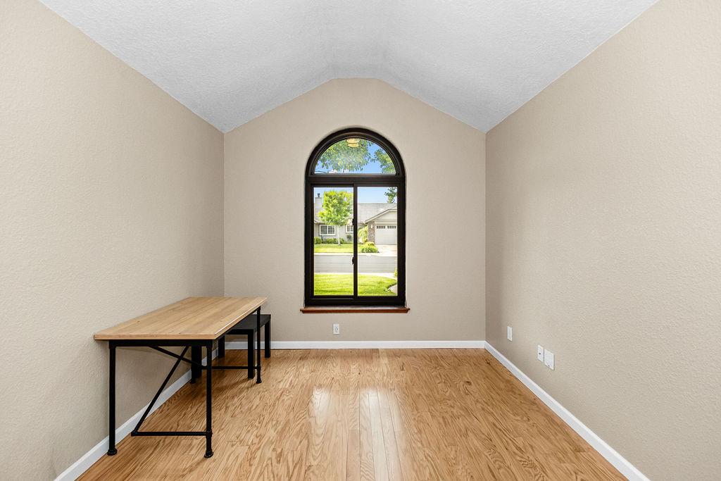 1934 Pontiac St, Oakdale, CA 95361