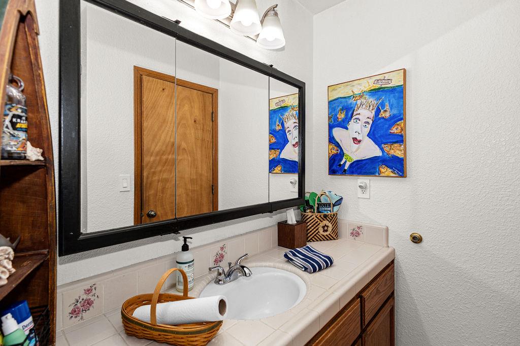 1934 Pontiac St, Oakdale, CA 95361