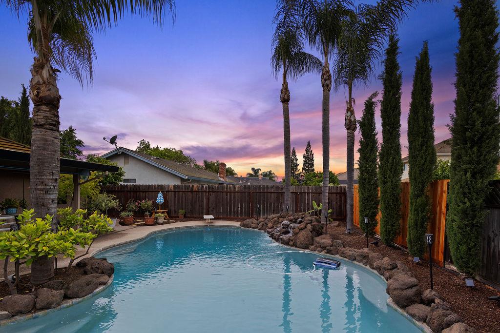 1934 Pontiac St, Oakdale, CA 95361