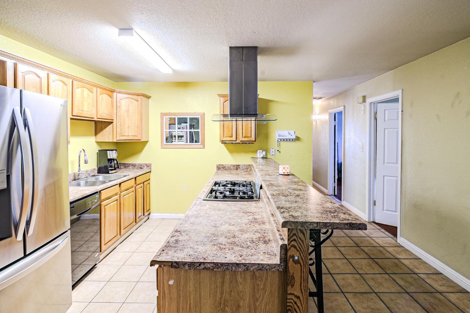 205 Carmillita Way, Modesto, CA 95354