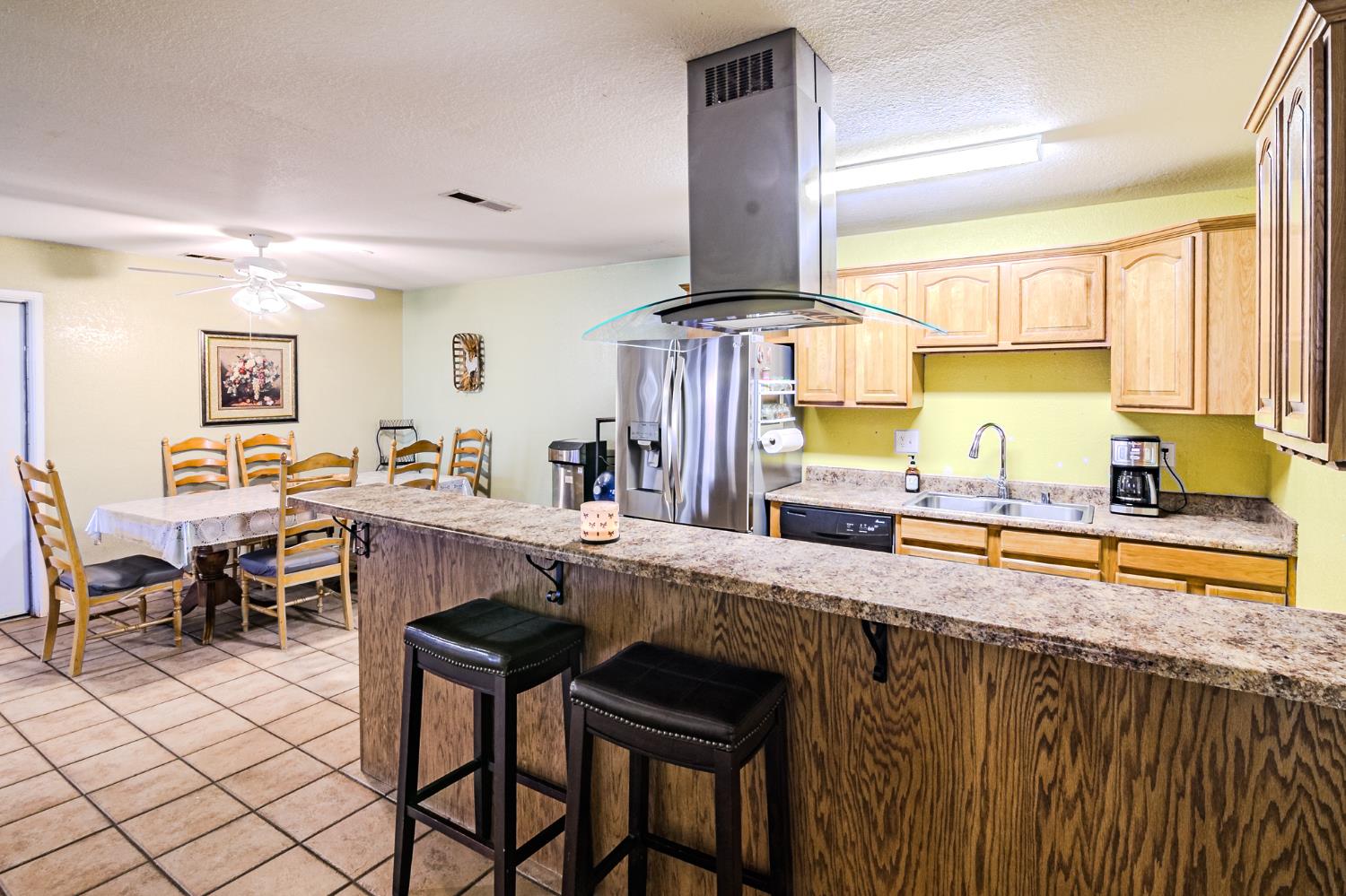 205 Carmillita Way, Modesto, CA 95354